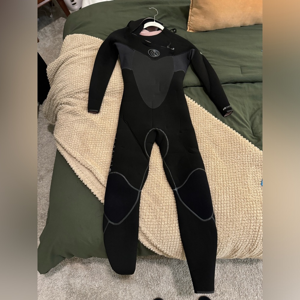 COPY - RipCurl hooded wetsuit - unisex - only used 1x